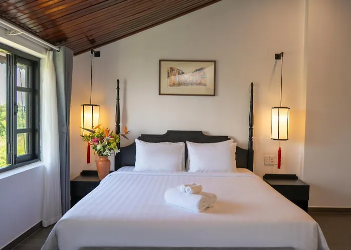 Dao Tien - 4Couple Hotel